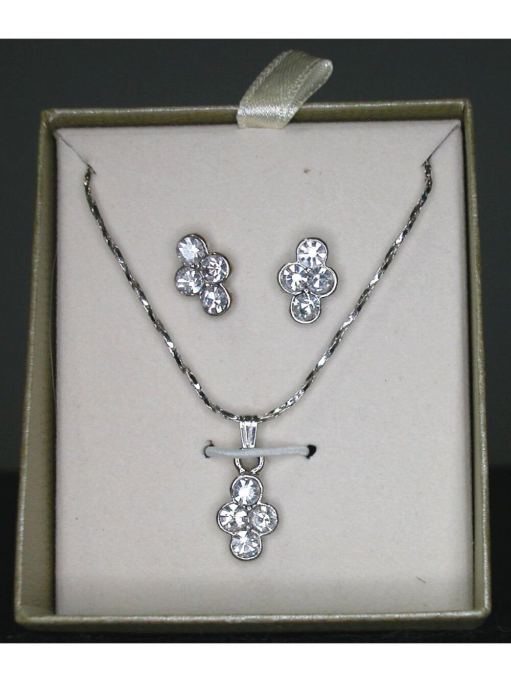 Crystal Pendant Necklace & Earrings Set In Silver Tone With Gift Box